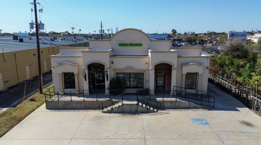 5708 McPherson Rd, Laredo, Texas 78041-3333, 1 Room Rooms,3 BathroomsBathrooms,Commercial retail/office,For Sale,5708 McPherson Rd,20260747