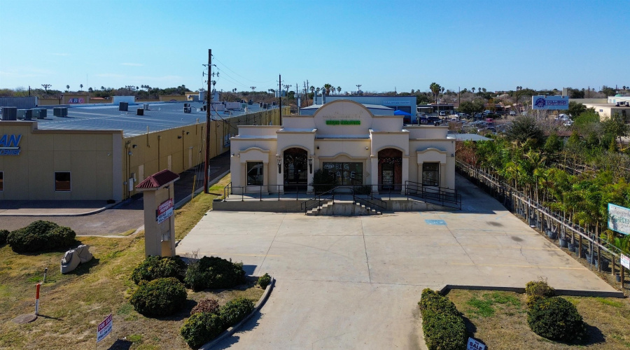 5708 McPherson Rd, Laredo, Texas 78041-3333, 1 Room Rooms,3 BathroomsBathrooms,Commercial retail/office,For Sale,5708 McPherson Rd,20260747
