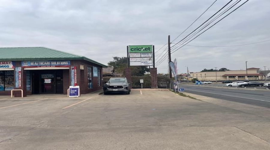 1219 Chihuahua St, Laredo, Texas 78040, 6 Rooms Rooms,1 BathroomBathrooms,Commercial retail/office,For Sale,1219 Chihuahua St,20260754