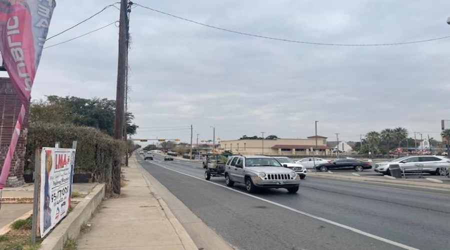 1219 Chihuahua St, Laredo, Texas 78040, 6 Rooms Rooms,1 BathroomBathrooms,Commercial retail/office,For Sale,1219 Chihuahua St,20260754