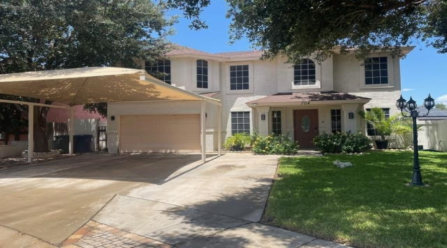 704 Muntjac Deer Ct, LAREDO, Texas 78045-4169, 3 Bedrooms Bedrooms, 7 Rooms Rooms,2 BathroomsBathrooms,Residential,For Sale,704 Muntjac Deer Ct,20253469
