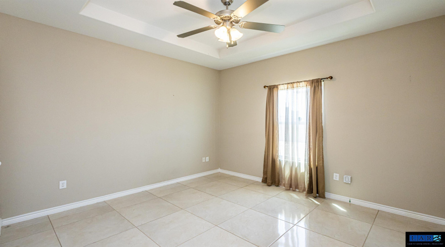 215 Glen Cook Dr., Laredo, Texas 78041, 4 Bedrooms Bedrooms, 6 Rooms Rooms,2 BathroomsBathrooms,Residential,For Sale,215 Glen Cook Dr.,20253493