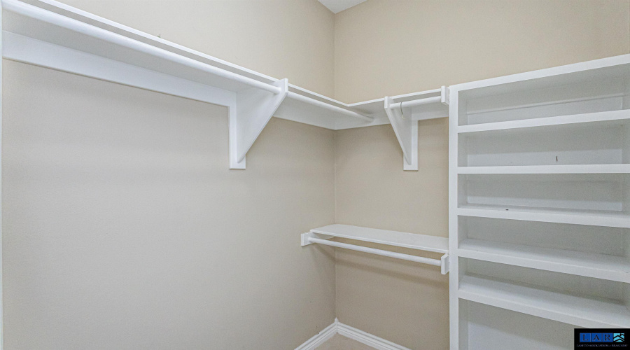 215 Glen Cook Dr., Laredo, Texas 78041, 4 Bedrooms Bedrooms, 6 Rooms Rooms,2 BathroomsBathrooms,Residential,For Sale,215 Glen Cook Dr.,20253493