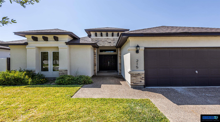 215 Glen Cook Dr., Laredo, Texas 78041, 4 Bedrooms Bedrooms, 6 Rooms Rooms,2 BathroomsBathrooms,Residential,For Sale,215 Glen Cook Dr.,20253493