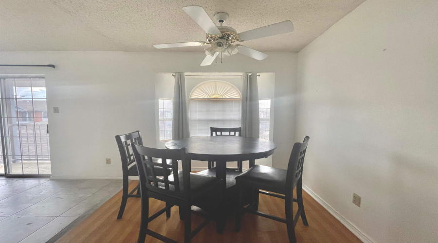 1205 International Blvd, Laredo, Texas 78045, 2 Bedrooms Bedrooms, 3 Rooms Rooms,2 BathroomsBathrooms,Residential,For Rent,1205 International Blvd,20260750