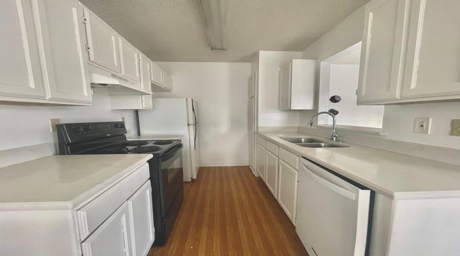 1205 International Blvd, Laredo, Texas 78045, 2 Bedrooms Bedrooms, 3 Rooms Rooms,2 BathroomsBathrooms,Residential,For Rent,1205 International Blvd,20260750