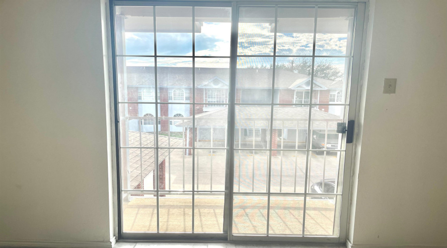 1205 International Blvd, Laredo, Texas 78045, 2 Bedrooms Bedrooms, 3 Rooms Rooms,2 BathroomsBathrooms,Residential,For Rent,1205 International Blvd,20260750