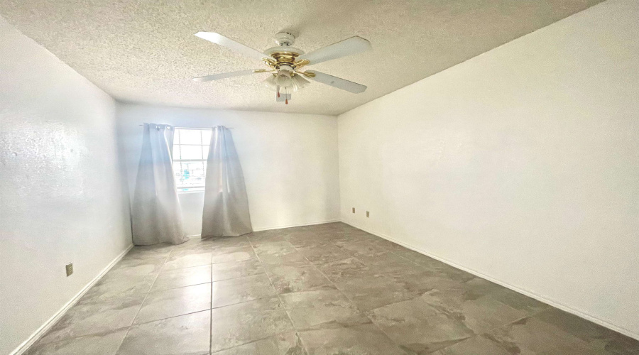 1205 International Blvd, Laredo, Texas 78045, 2 Bedrooms Bedrooms, 3 Rooms Rooms,2 BathroomsBathrooms,Residential,For Rent,1205 International Blvd,20260750