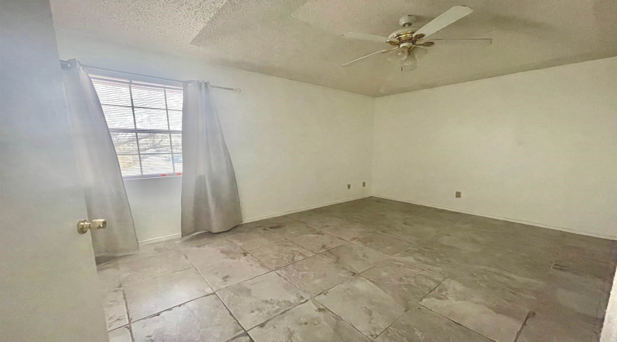 1205 International Blvd, Laredo, Texas 78045, 2 Bedrooms Bedrooms, 3 Rooms Rooms,2 BathroomsBathrooms,Residential,For Rent,1205 International Blvd,20260750