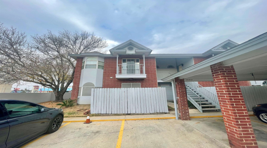 1205 International Blvd, Laredo, Texas 78045, 2 Bedrooms Bedrooms, 3 Rooms Rooms,2 BathroomsBathrooms,Residential,For Rent,1205 International Blvd,20260750