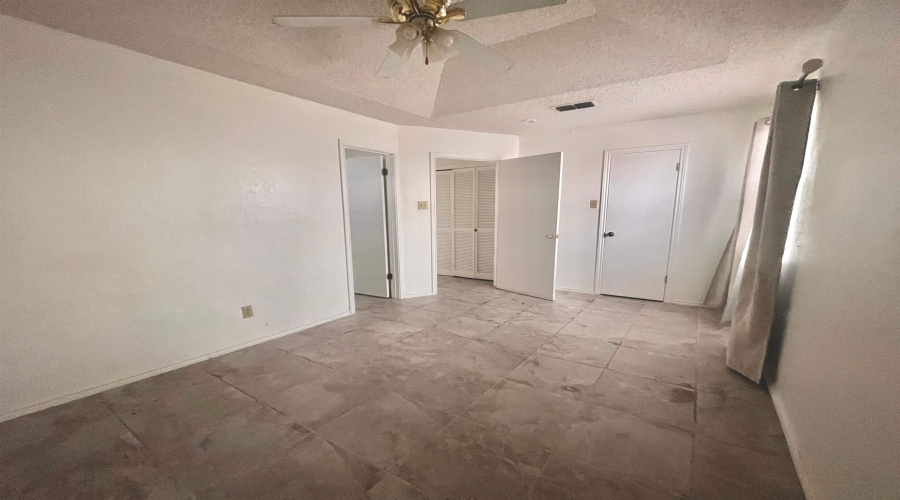 1205 International Blvd, Laredo, Texas 78045, 2 Bedrooms Bedrooms, 3 Rooms Rooms,2 BathroomsBathrooms,Residential,For Rent,1205 International Blvd,20260750