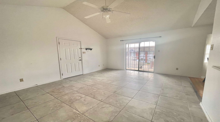 1205 International Blvd, Laredo, Texas 78045, 2 Bedrooms Bedrooms, 3 Rooms Rooms,2 BathroomsBathrooms,Residential,For Rent,1205 International Blvd,20260750
