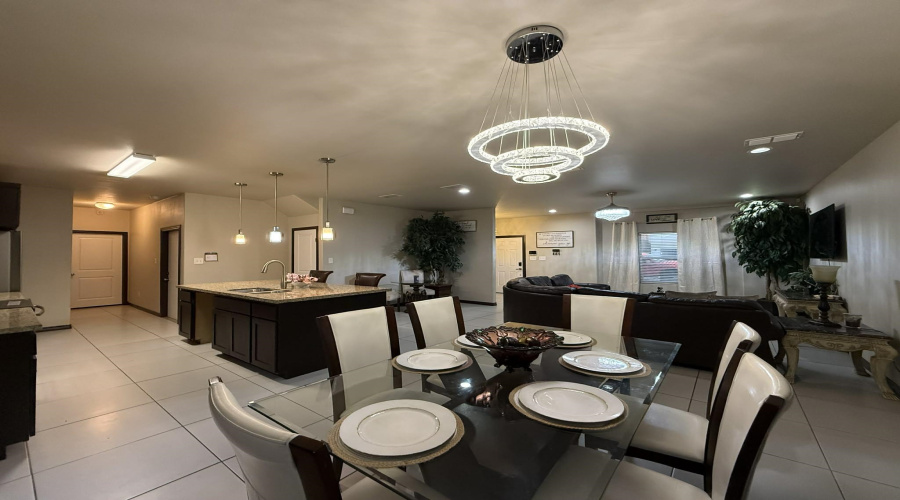 216 John Irving Dr., Laredo, Texas 78041, 3 Bedrooms Bedrooms, 7 Rooms Rooms,2 BathroomsBathrooms,Residential,For Sale,216 John Irving Dr.,20260755