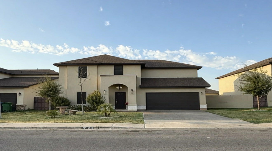 216 John Irving Dr., Laredo, Texas 78041, 3 Bedrooms Bedrooms, 7 Rooms Rooms,2 BathroomsBathrooms,Residential,For Sale,216 John Irving Dr.,20260755