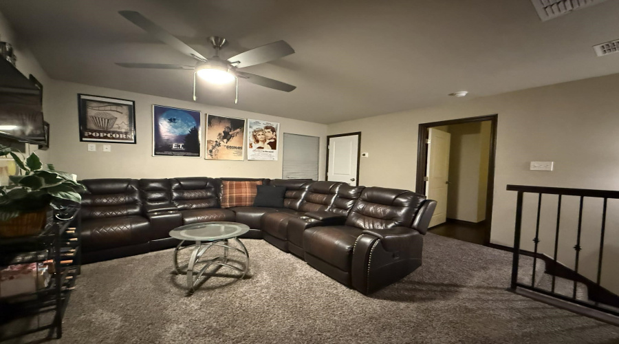 216 John Irving Dr., Laredo, Texas 78041, 3 Bedrooms Bedrooms, 7 Rooms Rooms,2 BathroomsBathrooms,Residential,For Sale,216 John Irving Dr.,20260755