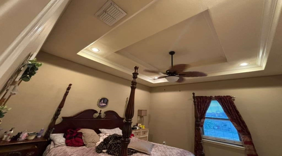 307 Lake Carnegie Ct., Laredo, Texas 78041, 3 Bedrooms Bedrooms, 6 Rooms Rooms,2 BathroomsBathrooms,Residential,For Sale,307 Lake Carnegie Ct.,20260756