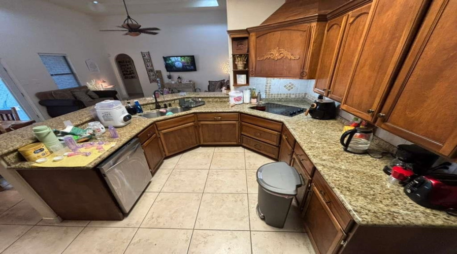 307 Lake Carnegie Ct., Laredo, Texas 78041, 3 Bedrooms Bedrooms, 6 Rooms Rooms,2 BathroomsBathrooms,Residential,For Sale,307 Lake Carnegie Ct.,20260756