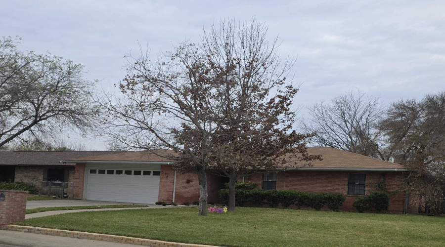 Beautiful Curbside Appeal