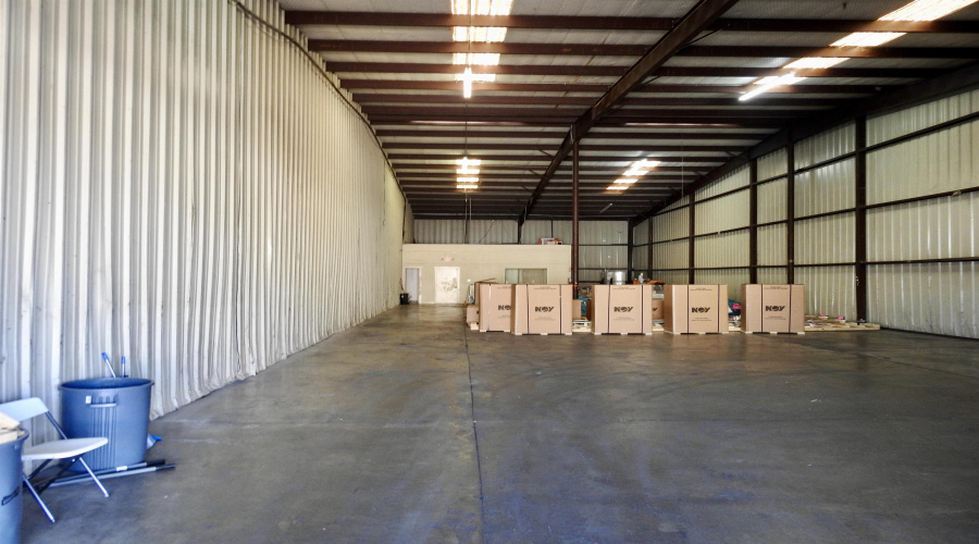 702 Enterprise St, Laredo, Texas 78045, 1 Bedroom Bedrooms, 1 Room Rooms,1 BathroomBathrooms,Commercial/industrial,For Rent,702 Enterprise St,20260761