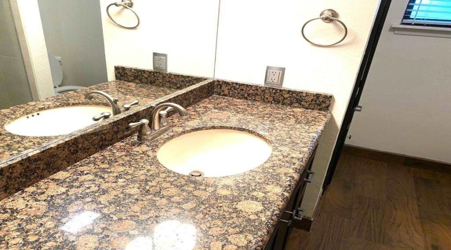 901 A Castle Heights Dr, Laredo, Texas 78041-5930, 2 Bedrooms Bedrooms, 6 Rooms Rooms,1 BathroomBathrooms,Residential,For Rent,901 A Castle Heights Dr,20260760