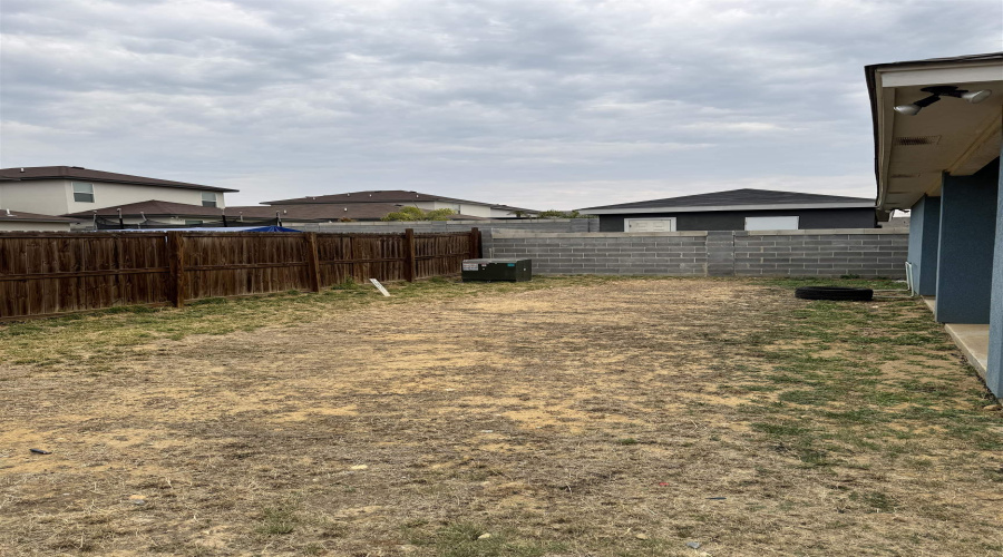 3606 Octavia Dr., Laredo, Texas 78046, 3 Bedrooms Bedrooms, 5 Rooms Rooms,2 BathroomsBathrooms,Residential,For Rent,3606 Octavia Dr.,20260763