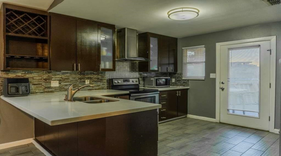 13136 Kickapoo Dr, Laredo, Texas 78045, 3 Bedrooms Bedrooms, 5 Rooms Rooms,2 BathroomsBathrooms,Residential,For Sale,13136 Kickapoo Dr,20260765