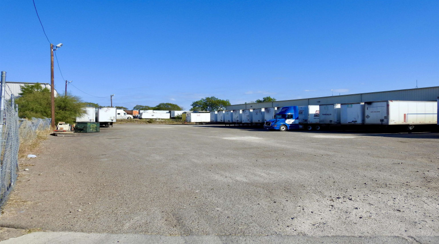 702 Enterprise St, Laredo, Texas 78045, 1 Bedroom Bedrooms, 1 Room Rooms,1 BathroomBathrooms,Commercial/industrial,For Rent,702 Enterprise St,20260762