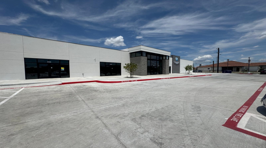 1310 Trey Dr, LAREDO, Texas 78041, 1 Room Rooms,Commercial retail/office,For Rent,1310 Trey Dr,20260767