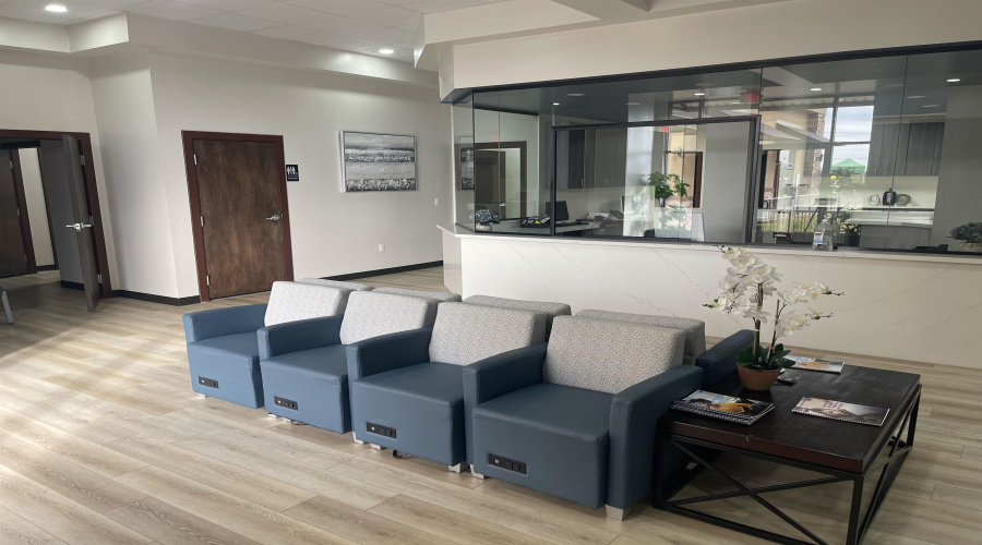 1915 S U.S. Hwy 83, Laredo, Texas 78046, 1 Room Rooms,4 BathroomsBathrooms,Commercial retail/office,For Rent,1915 S U.S. Hwy 83,20260778