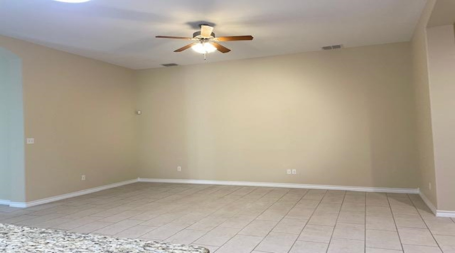 507 Altozano Dr, Laredo, Texas 78045, 4 Bedrooms Bedrooms, 8 Rooms Rooms,2 BathroomsBathrooms,Residential,For Rent,507 Altozano Dr,20260771