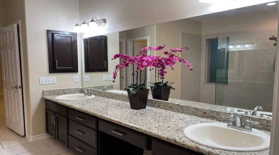 507 Altozano Dr, Laredo, Texas 78045, 4 Bedrooms Bedrooms, 8 Rooms Rooms,2 BathroomsBathrooms,Residential,For Rent,507 Altozano Dr,20260771