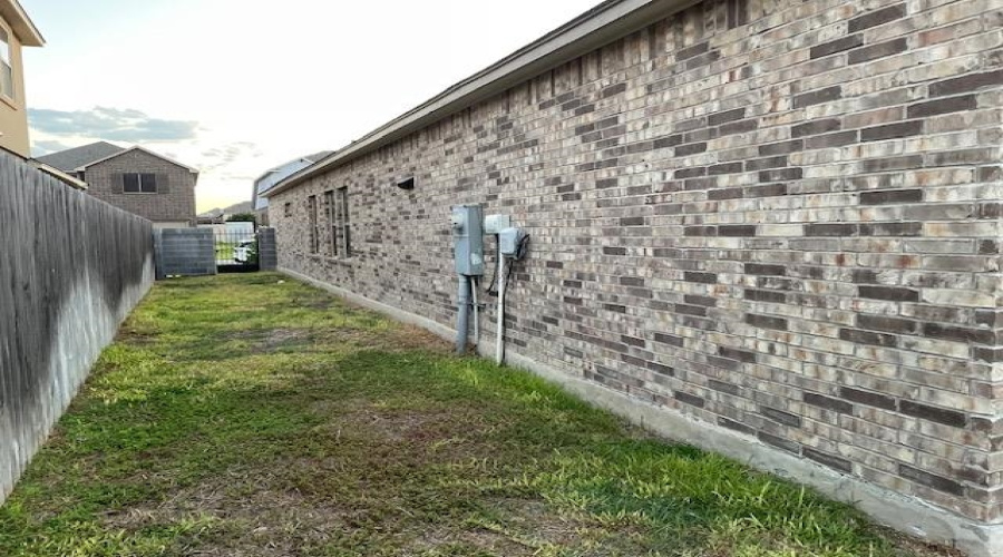 507 Altozano Dr, Laredo, Texas 78045, 4 Bedrooms Bedrooms, 8 Rooms Rooms,2 BathroomsBathrooms,Residential,For Rent,507 Altozano Dr,20260771