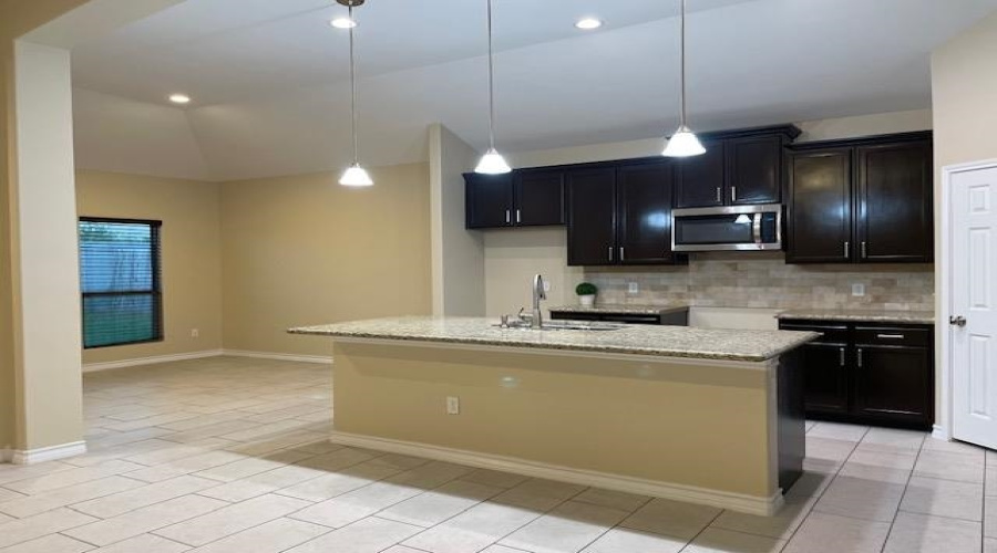 507 Altozano Dr, Laredo, Texas 78045, 4 Bedrooms Bedrooms, 8 Rooms Rooms,2 BathroomsBathrooms,Residential,For Rent,507 Altozano Dr,20260771