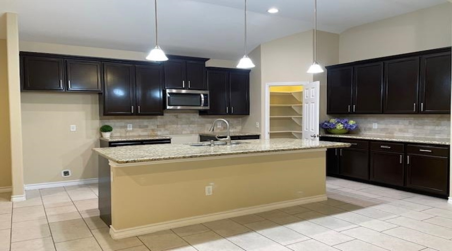 507 Altozano Dr, Laredo, Texas 78045, 4 Bedrooms Bedrooms, 8 Rooms Rooms,2 BathroomsBathrooms,Residential,For Rent,507 Altozano Dr,20260771