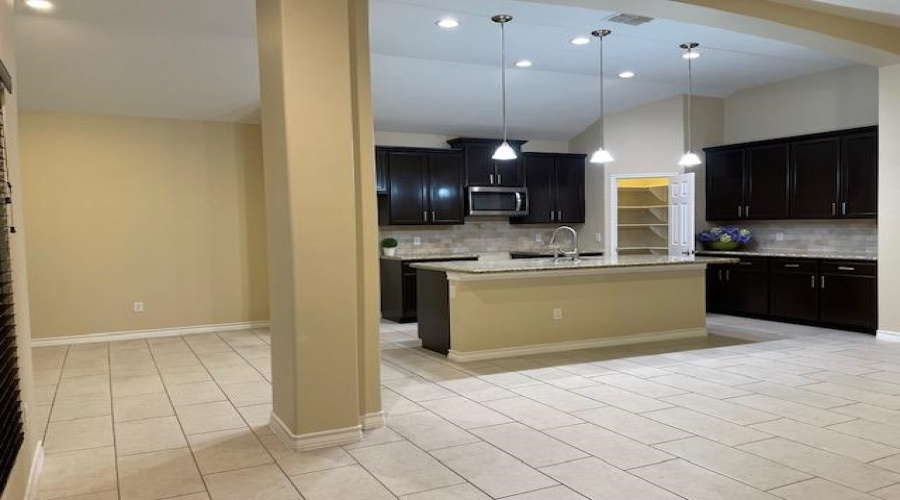 507 Altozano Dr, Laredo, Texas 78045, 4 Bedrooms Bedrooms, 8 Rooms Rooms,2 BathroomsBathrooms,Residential,For Rent,507 Altozano Dr,20260771