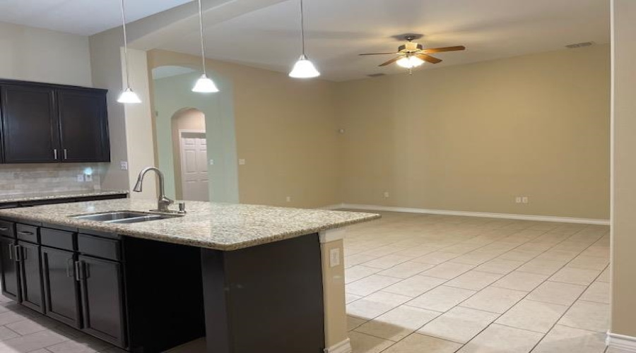 507 Altozano Dr, Laredo, Texas 78045, 4 Bedrooms Bedrooms, 8 Rooms Rooms,2 BathroomsBathrooms,Residential,For Rent,507 Altozano Dr,20260771