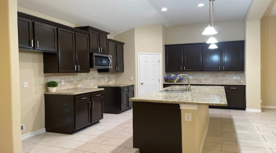 507 Altozano Dr, Laredo, Texas 78045, 4 Bedrooms Bedrooms, 8 Rooms Rooms,2 BathroomsBathrooms,Residential,For Rent,507 Altozano Dr,20260771