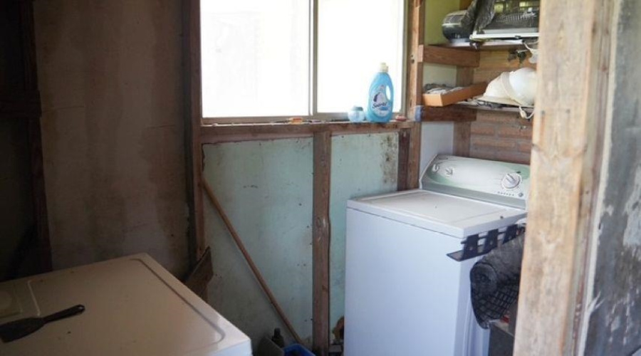 1108 Marcos Hinojosa Avenue, Hebbronville, Texas 78361, 3 Bedrooms Bedrooms, 5 Rooms Rooms,1 BathroomBathrooms,Residential,For Sale,1108 Marcos Hinojosa Avenue,20260773