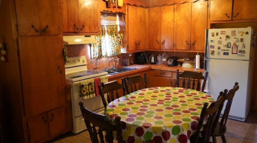 1108 Marcos Hinojosa Avenue, Hebbronville, Texas 78361, 3 Bedrooms Bedrooms, 5 Rooms Rooms,1 BathroomBathrooms,Residential,For Sale,1108 Marcos Hinojosa Avenue,20260773