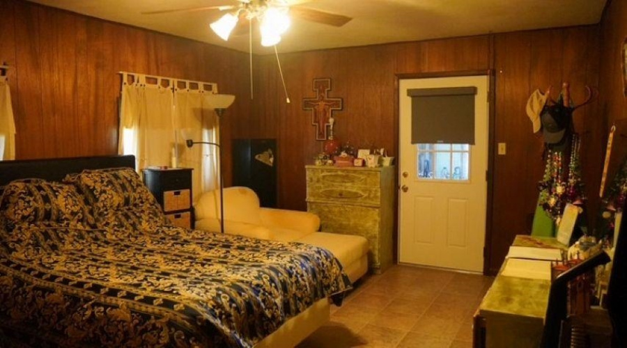 1108 Marcos Hinojosa Avenue, Hebbronville, Texas 78361, 3 Bedrooms Bedrooms, 5 Rooms Rooms,1 BathroomBathrooms,Residential,For Sale,1108 Marcos Hinojosa Avenue,20260773