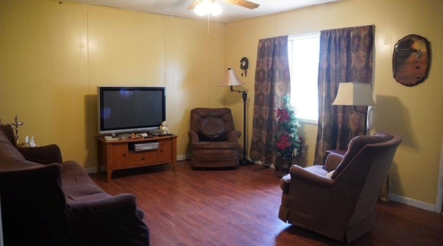 1108 Marcos Hinojosa Avenue, Hebbronville, Texas 78361, 3 Bedrooms Bedrooms, 5 Rooms Rooms,1 BathroomBathrooms,Residential,For Sale,1108 Marcos Hinojosa Avenue,20260773