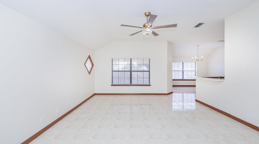 407 Cinnamon Teal Lp, Laredo, Texas 78045, 3 Bedrooms Bedrooms, 4 Rooms Rooms,2 BathroomsBathrooms,Residential,For Rent,407 Cinnamon Teal Lp,20260774