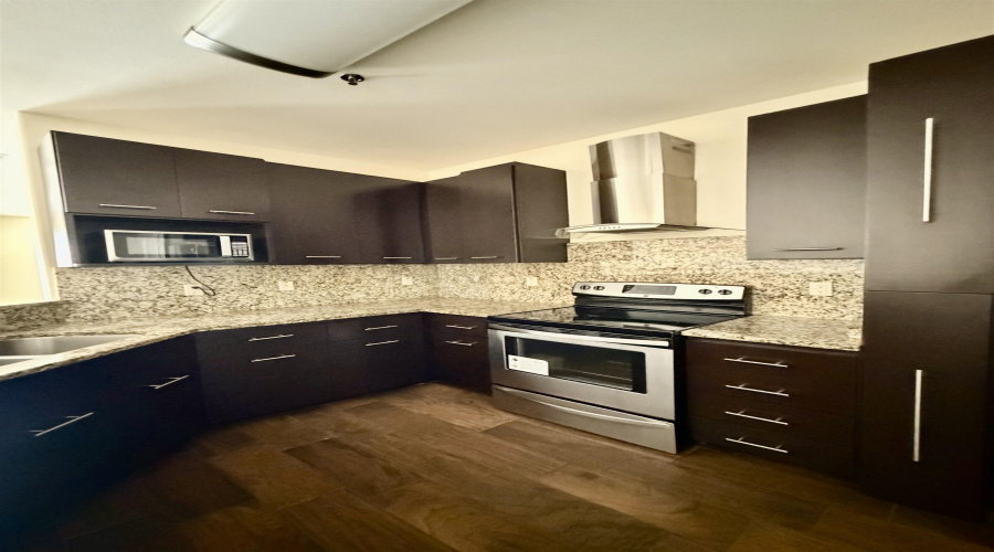 8216 Casa Verde Rd, LAREDO, Texas 78041, 2 Bedrooms Bedrooms, 5 Rooms Rooms,2 BathroomsBathrooms,Residential,For Rent,8216 Casa Verde Rd,20260775