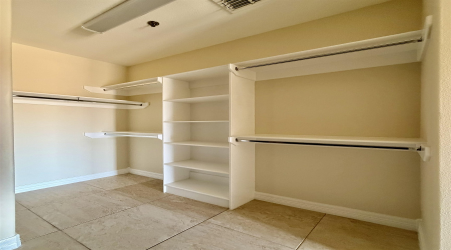 8216 Casa Verde Rd, LAREDO, Texas 78041, 2 Bedrooms Bedrooms, 5 Rooms Rooms,2 BathroomsBathrooms,Residential,For Rent,8216 Casa Verde Rd,20260775