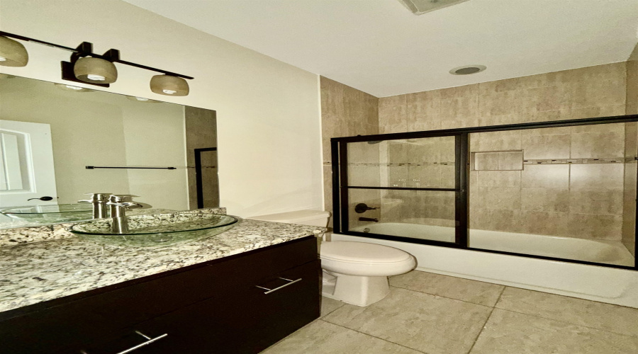 8216 Casa Verde Rd, LAREDO, Texas 78041, 2 Bedrooms Bedrooms, 5 Rooms Rooms,2 BathroomsBathrooms,Residential,For Rent,8216 Casa Verde Rd,20260775