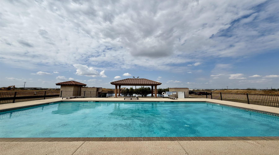 8216 Casa Verde Rd, LAREDO, Texas 78041, 2 Bedrooms Bedrooms, 5 Rooms Rooms,2 BathroomsBathrooms,Residential,For Rent,8216 Casa Verde Rd,20260775