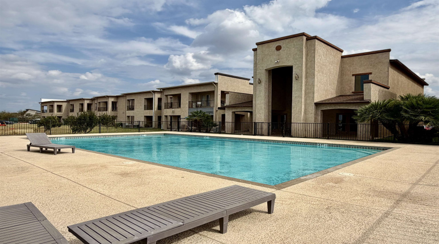 8216 Casa Verde Rd, LAREDO, Texas 78041, 2 Bedrooms Bedrooms, 5 Rooms Rooms,2 BathroomsBathrooms,Residential,For Rent,8216 Casa Verde Rd,20260775