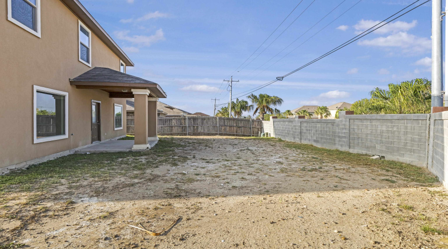 118 Desert Palm Dr., Laredo, Texas 78045, 4 Bedrooms Bedrooms, 4 Rooms Rooms,3 BathroomsBathrooms,Residential,For Sale,118 Desert Palm Dr.,20260777