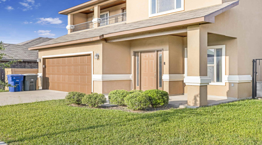 118 Desert Palm Dr., Laredo, Texas 78045, 4 Bedrooms Bedrooms, 4 Rooms Rooms,3 BathroomsBathrooms,Residential,For Sale,118 Desert Palm Dr.,20260777