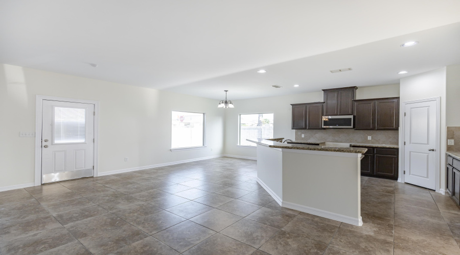 118 Desert Palm Dr., Laredo, Texas 78045, 4 Bedrooms Bedrooms, 4 Rooms Rooms,3 BathroomsBathrooms,Residential,For Sale,118 Desert Palm Dr.,20260777